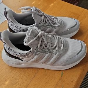 Adidas cloud foam shoes